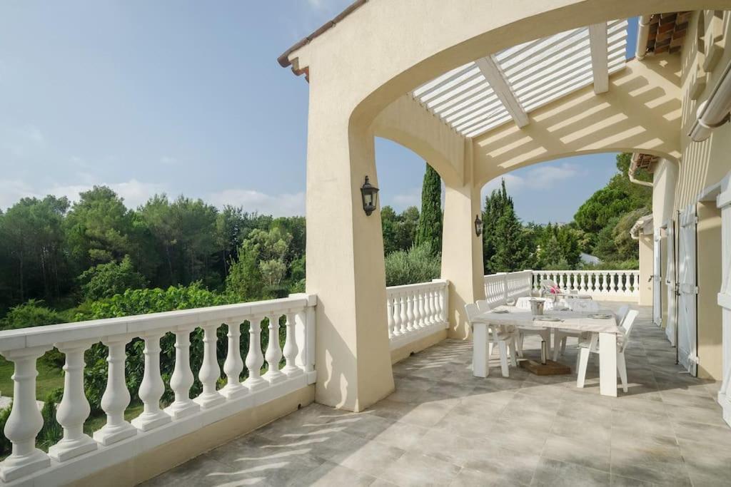 Villa Rhea รอกเกอบรูน-ซูร์-อาร์ฌ็องส์ ภายนอก รูปภาพ